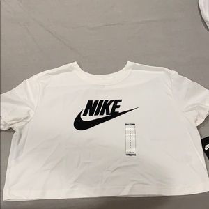 Nike tshirt crop